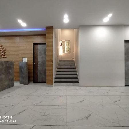 Oyo 80228 Hotel Richa Halol Ngoại thất bức ảnh